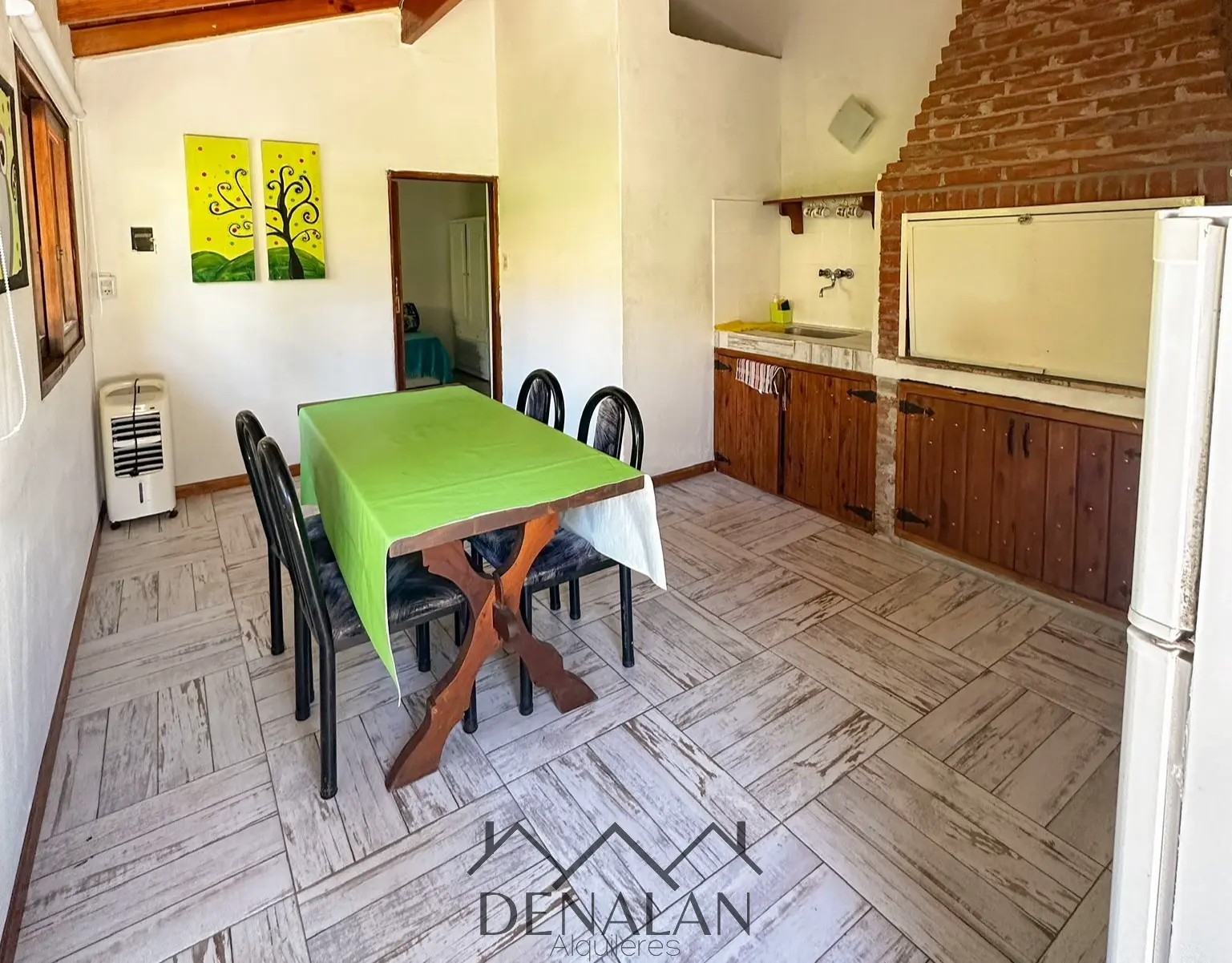 Cabaña Tinta Roja — Comedor