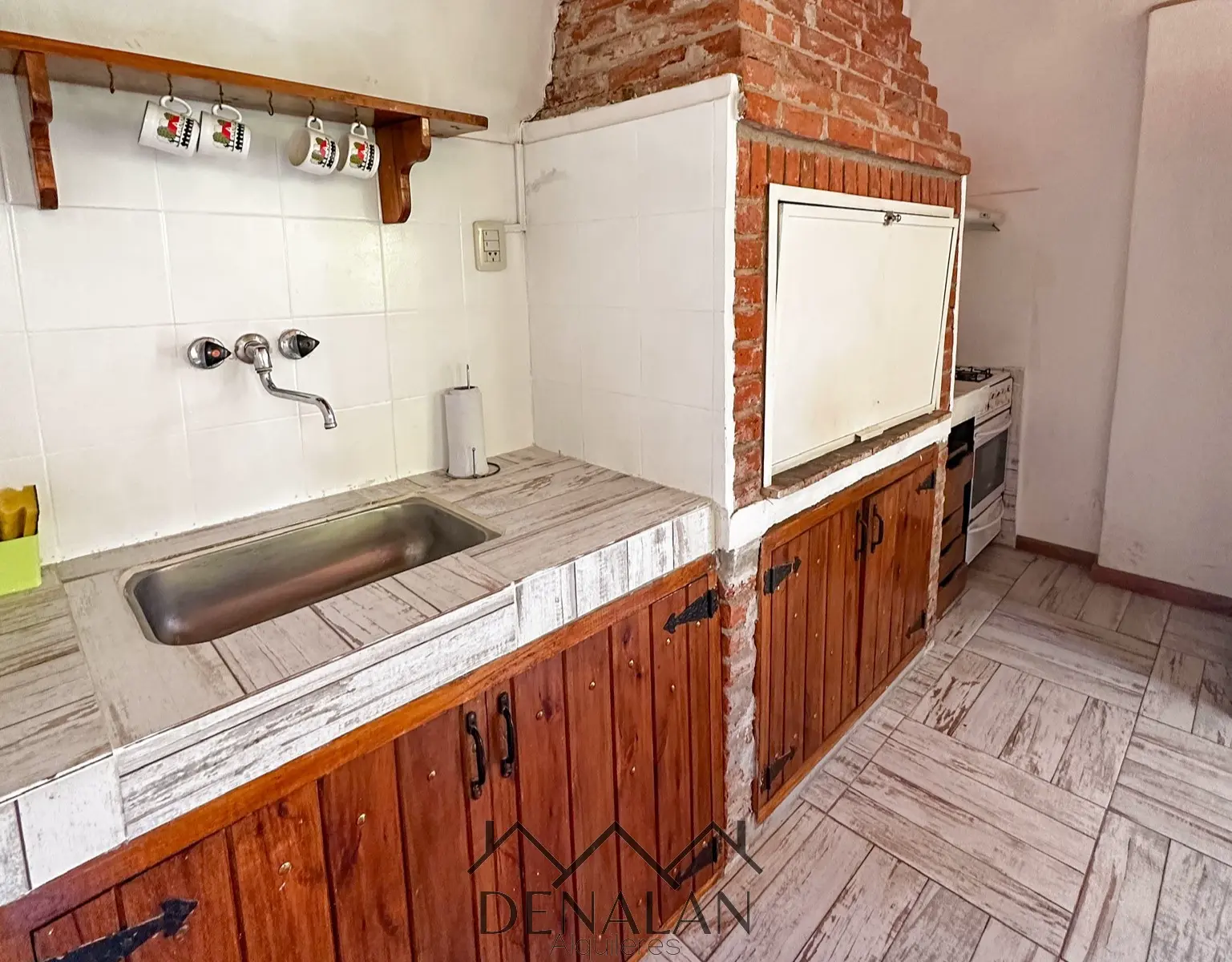 Cabaña Tinta Roja — Cocina