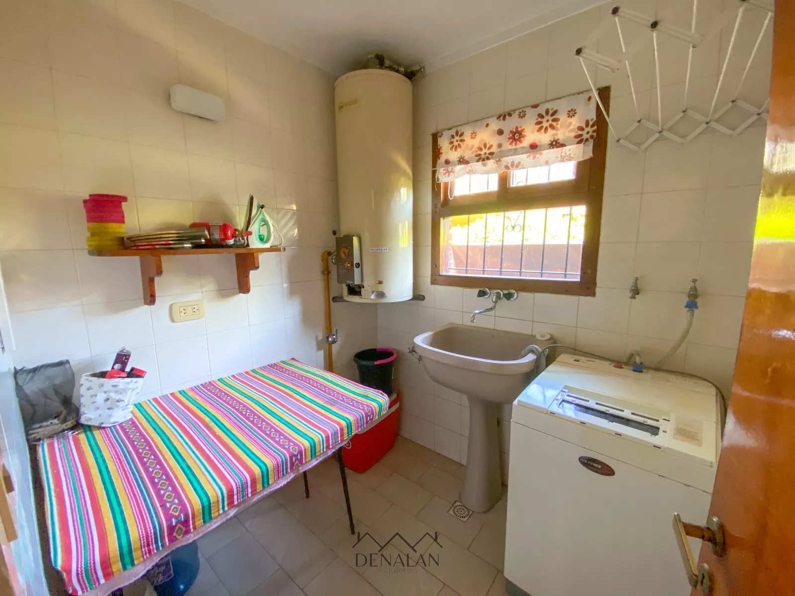 Chalet Tinta Roja — Cocina 4