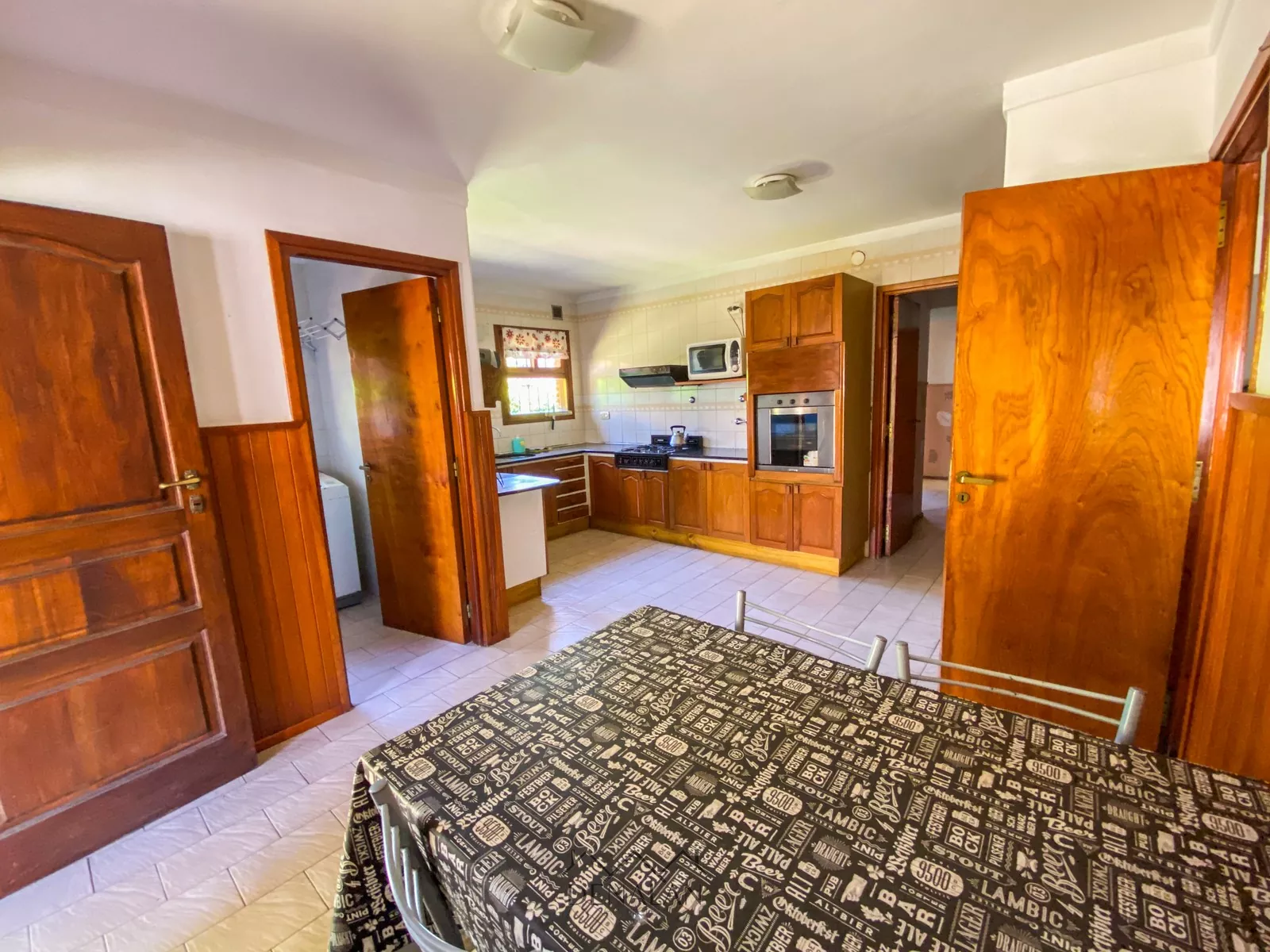 Chalet Tinta Roja — Cocina 3