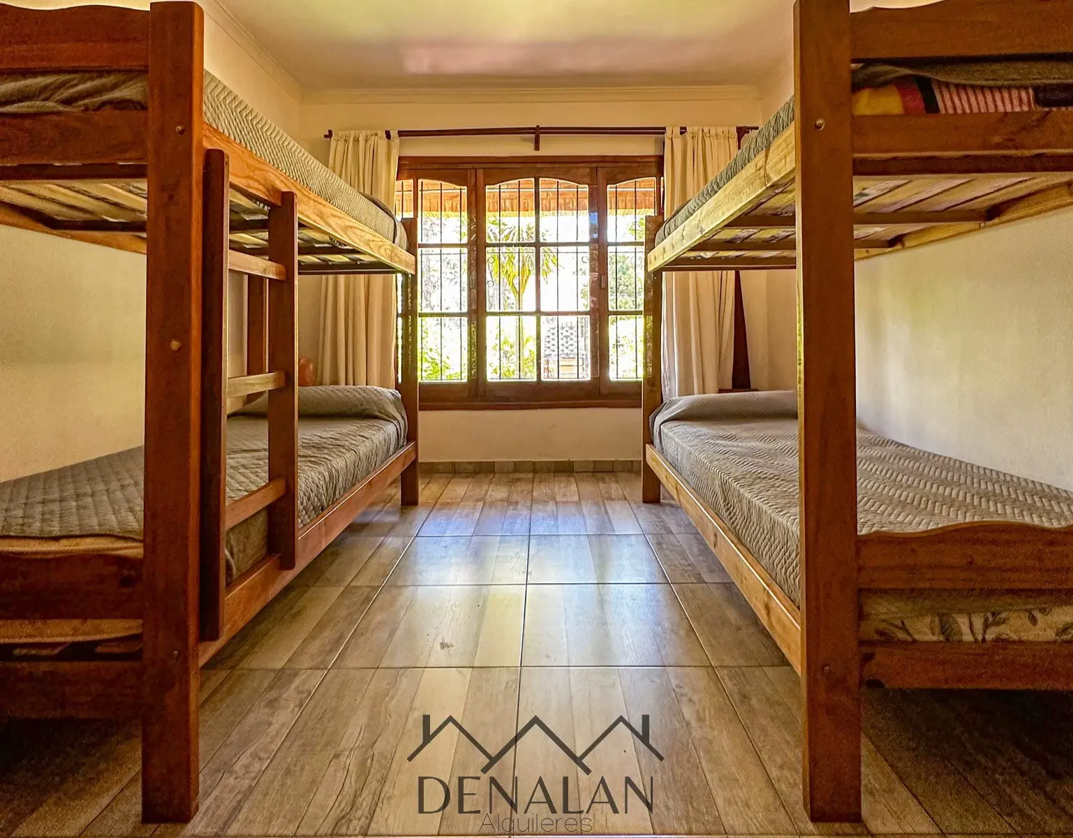 Chalet Tinta Roja — Habitaciones PB